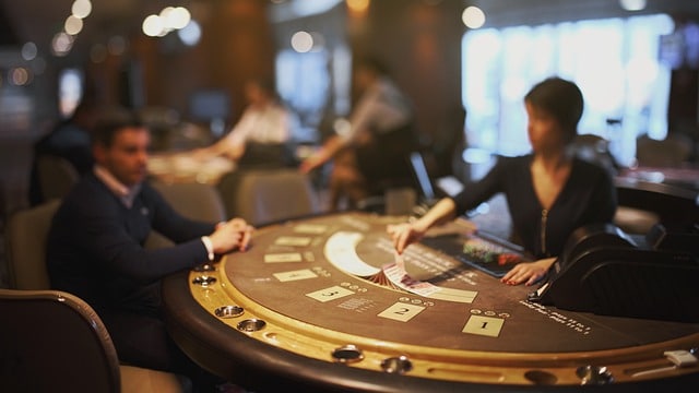 How To Become an Online Casino Dealer